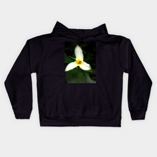 white trillium, dark background Kids Hoodie